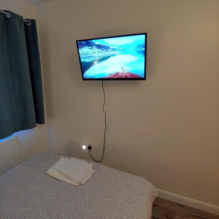 Ensuite Master Bedroom, Private Bathroom, Inside Family Home, Walking Distance To Harry Potter Watford  Dış mekan fotoğraf
