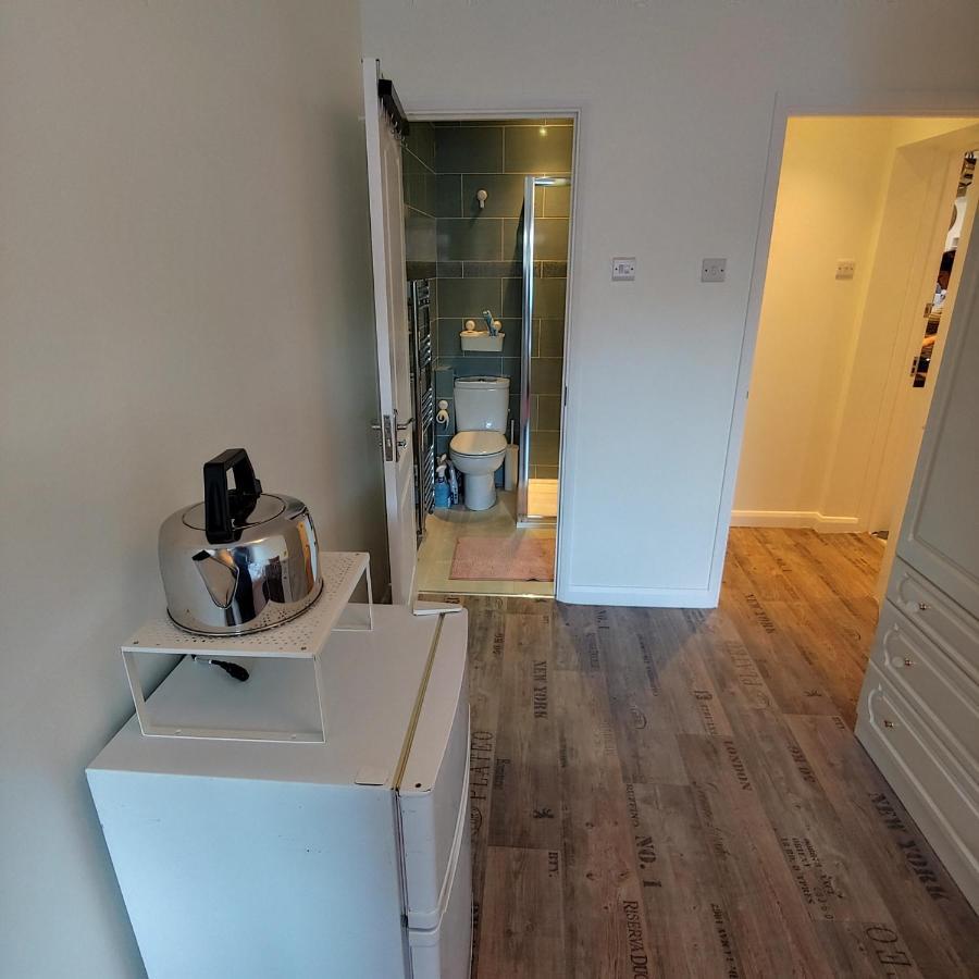 Ensuite Master Bedroom, Private Bathroom, Inside Family Home, Walking Distance To Harry Potter Watford  Dış mekan fotoğraf