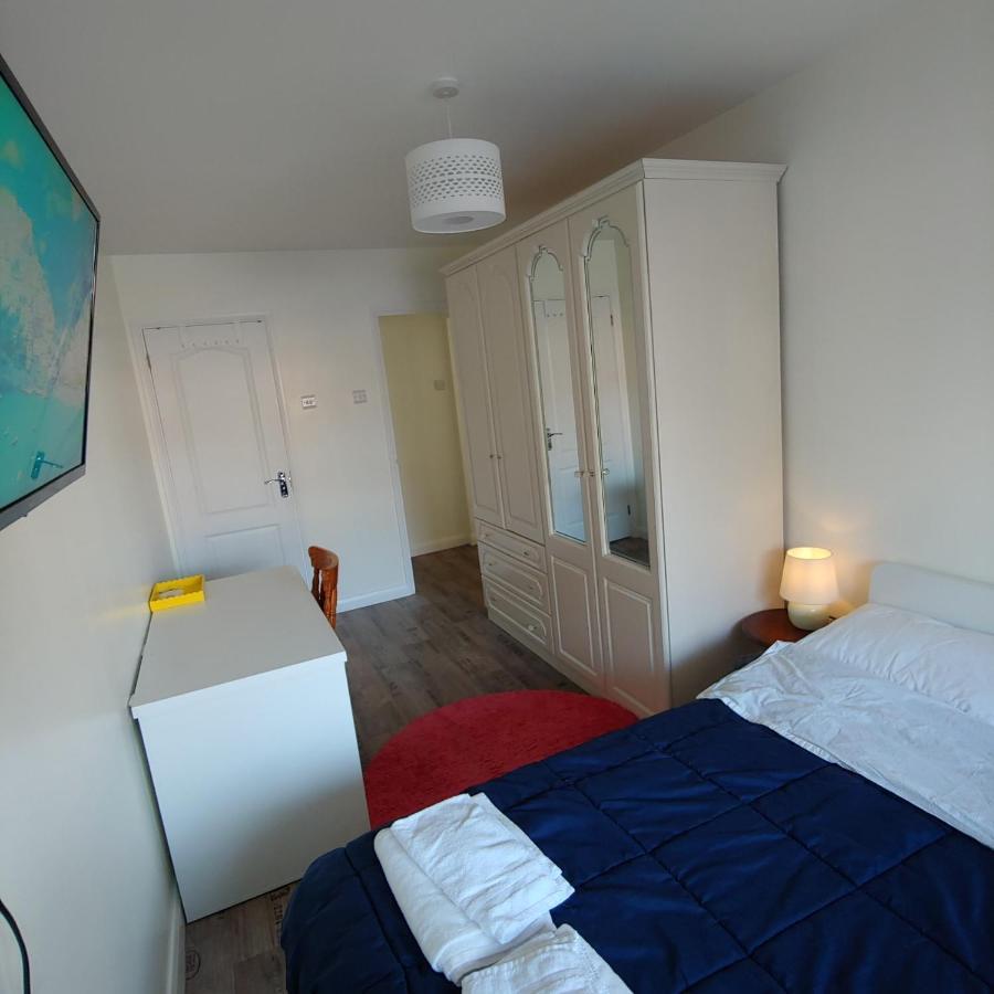 Ensuite Master Bedroom, Private Bathroom, Inside Family Home, Walking Distance To Harry Potter Watford  Dış mekan fotoğraf