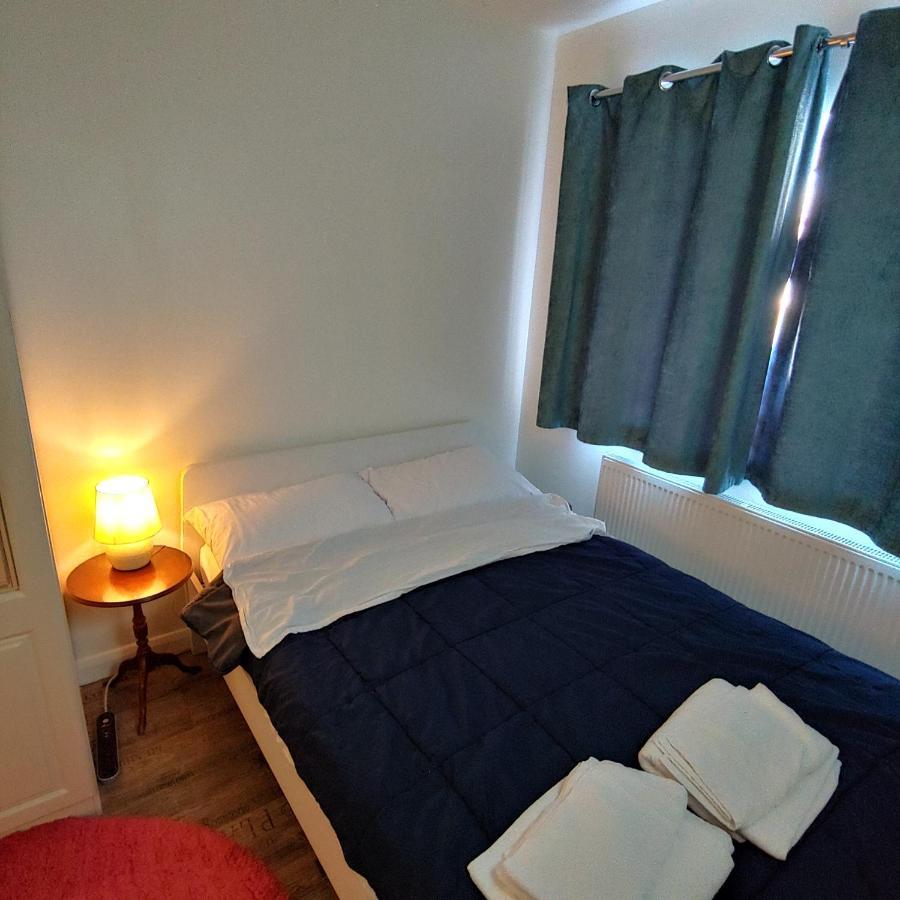 Ensuite Master Bedroom, Private Bathroom, Inside Family Home, Walking Distance To Harry Potter Watford  Dış mekan fotoğraf