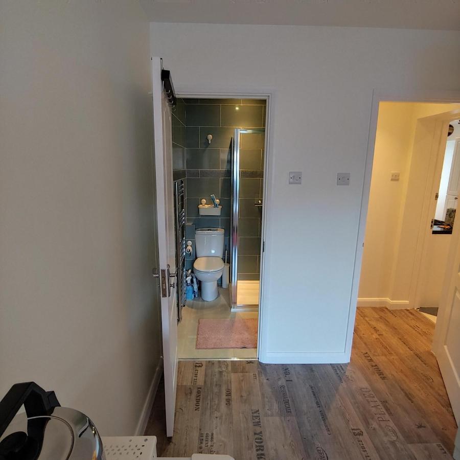 Ensuite Master Bedroom, Private Bathroom, Inside Family Home, Walking Distance To Harry Potter Watford  Dış mekan fotoğraf