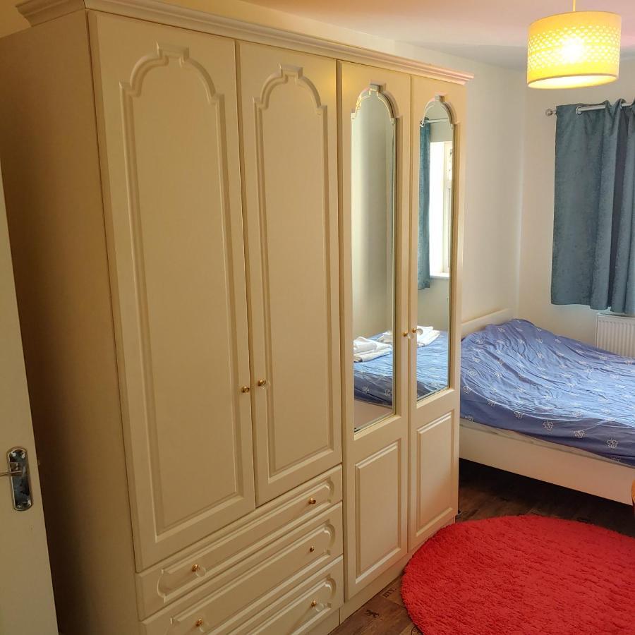 Ensuite Master Bedroom, Private Bathroom, Inside Family Home, Walking Distance To Harry Potter Watford  Dış mekan fotoğraf